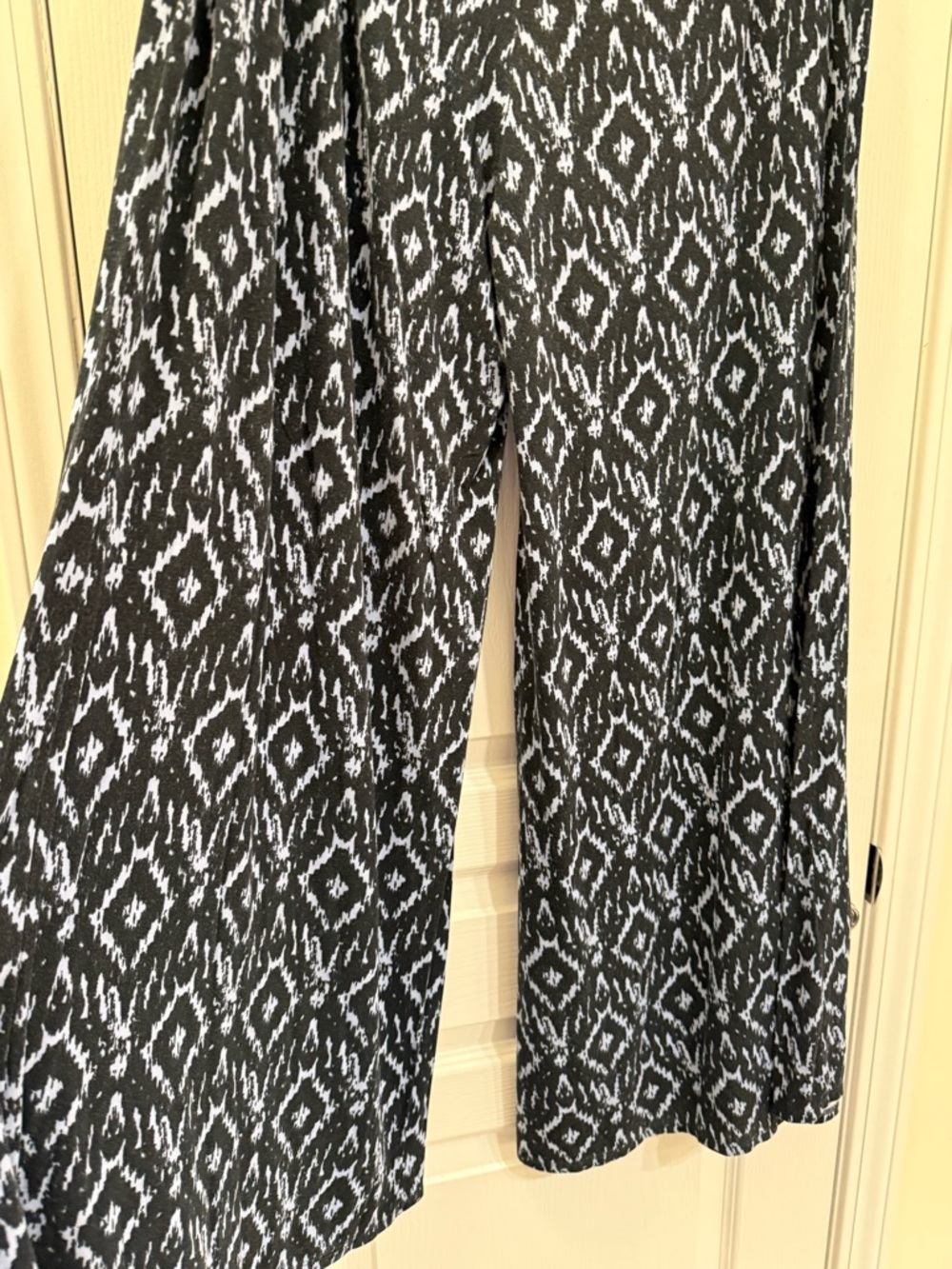 Lisa Rinna Collection Black and White Ikat Wide-Leg Pants